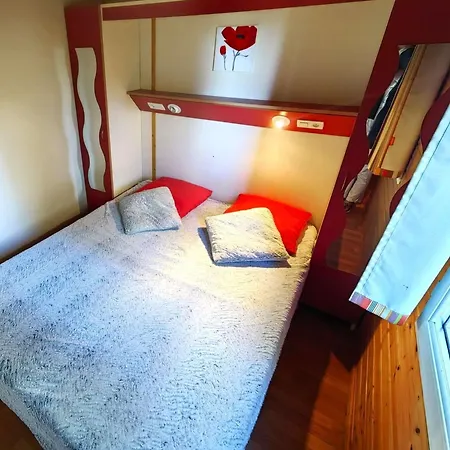 Chalet Climatise Au Calme Avec Piscine, Parking, Proche Plages Et Commerces - Fr-1-607-187 Chalet *
